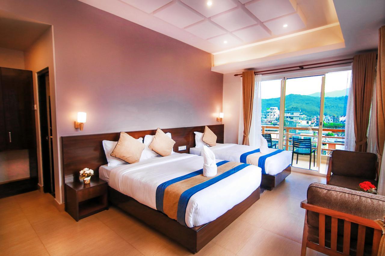 Hotel Lake Paradise Покхара Экстерьер фото