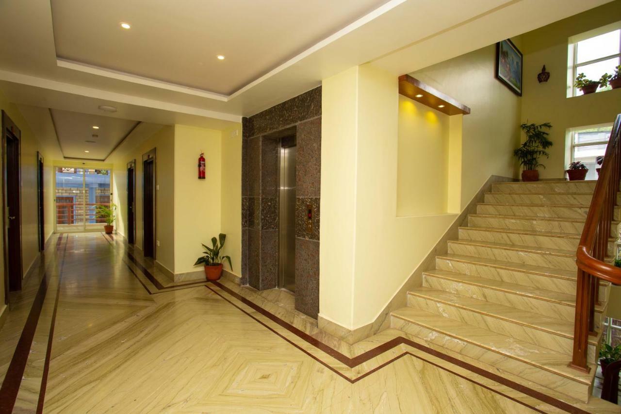 Hotel Lake Paradise Покхара Экстерьер фото