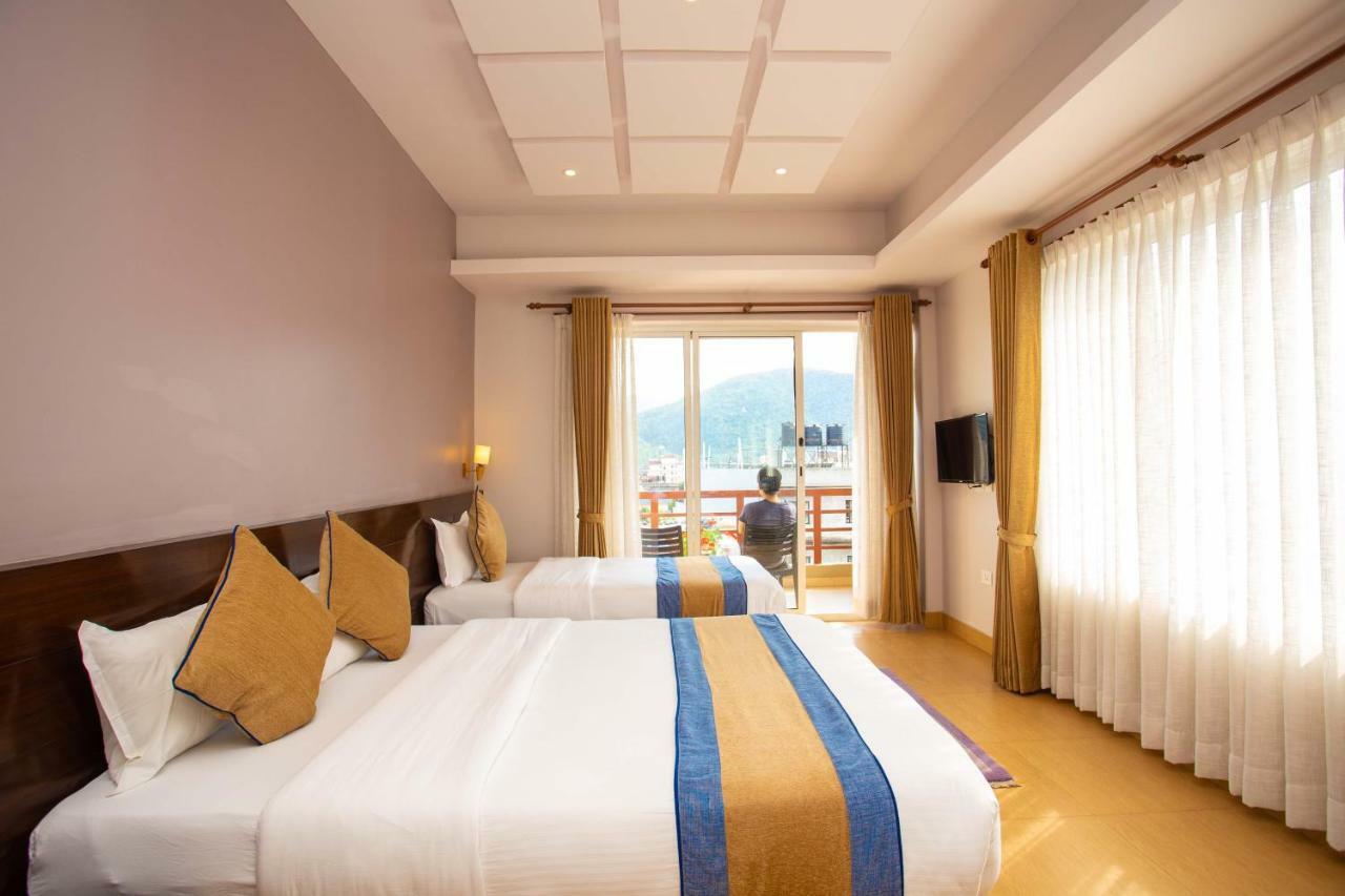 Hotel Lake Paradise Покхара Экстерьер фото