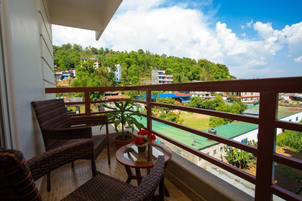 Hotel Lake Paradise Покхара Экстерьер фото