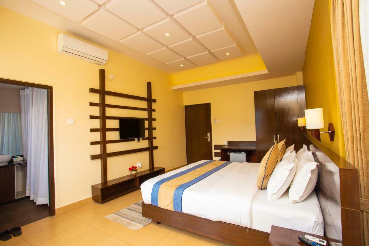 Hotel Lake Paradise Покхара Экстерьер фото
